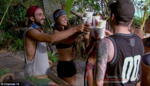 37edd25300000578-3774199-cheers_to_that_during_monday_s_episode_of_survivor_australia_the-m-214_1473074729993